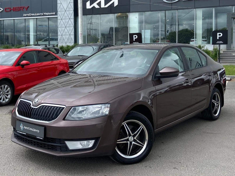 Skoda Octavia Ambition 1.6 MT (110 л.с.)