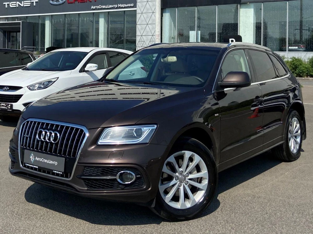 Audi Q5 Base 2.0 AT 4WD (225 л.с.)