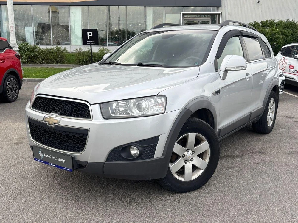 Chevrolet Captiva LT (5 мест) 2.4 AT 4WD (5 мест) (167 л.с.)