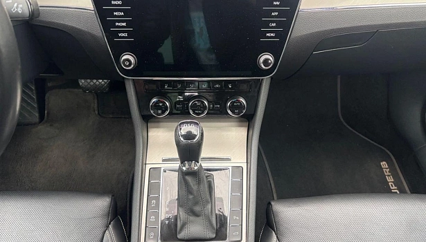 Superb Luxury 2.0 AMT (186 л.с.) фото 18