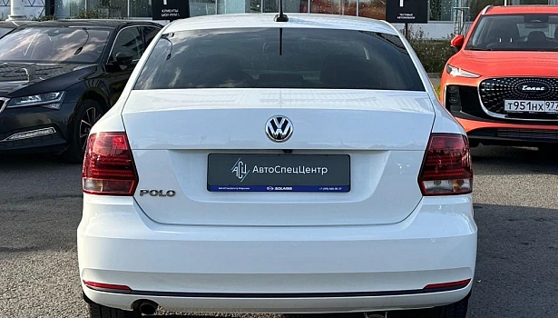 Polo LIFE 1.6 MT (110 л.с.) фото 6