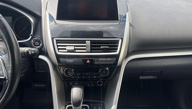 Eclipse Cross Ultimate (2018) 1.5 CVT 4WD (150 л.с.) фото 19