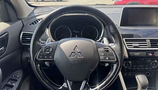 Eclipse Cross Ultimate (2018) 1.5 CVT 4WD (150 л.с.) фото 18