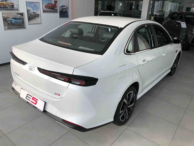 KAIYI E5 Standard 1.5 CVT (147 л.с.) White (белый металлик) К-6-109733 фото 3