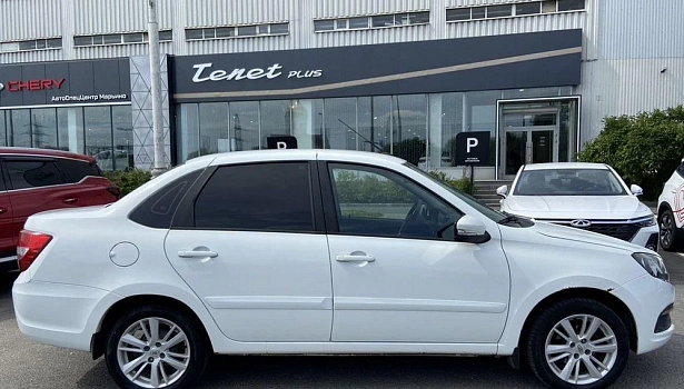 Granta Luxe (2018-2019) 1.6 MT (87 л.с.) фото 5