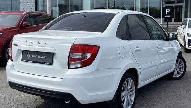 Granta Luxe (2018-2019) 1.6 MT (87 л.с.) фото 23
