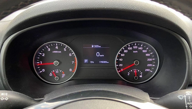 Sportage Luxe 2.0 AT (150 л.с.) фото 17