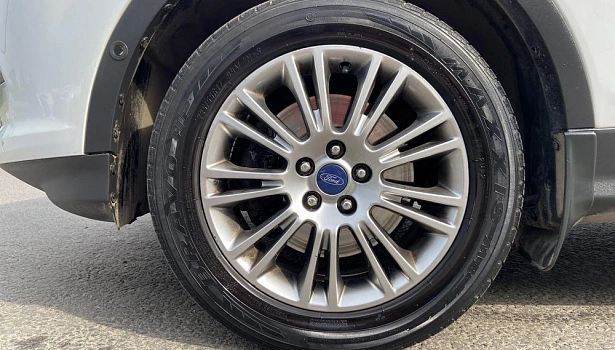 Kuga Titanium 1.6 AT 4WD (150 л.с.) фото 11