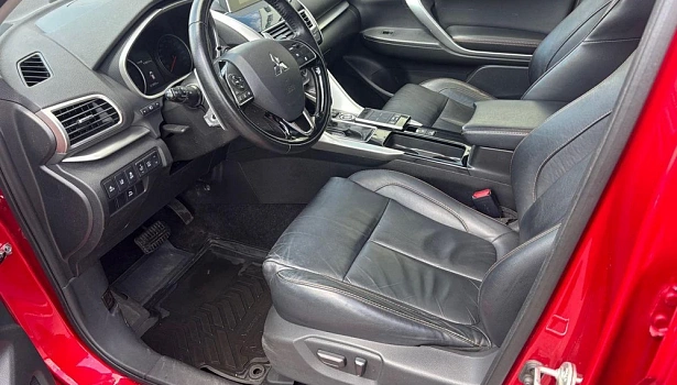 Eclipse Cross Ultimate (2018) 1.5 CVT 4WD (150 л.с.) фото 35