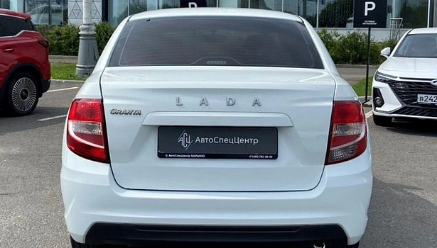 Granta Luxe (2018-2019) 1.6 MT (87 л.с.) фото 4