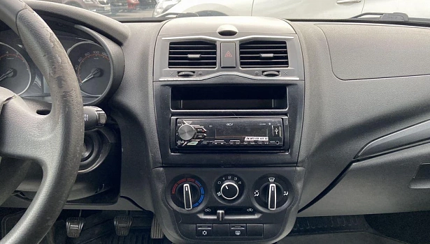 Granta Classic 1.6 MT (87 л.с.) фото 19